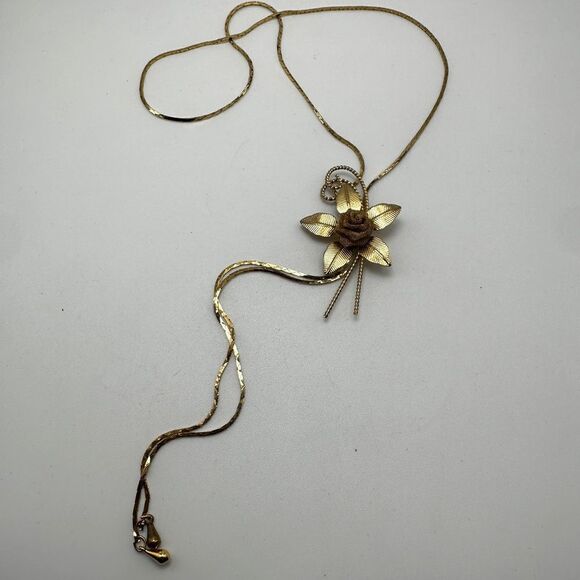 Up to 29" long beautiful VTG gold tone metal flower bolero necklace! - Picture 12 of 13